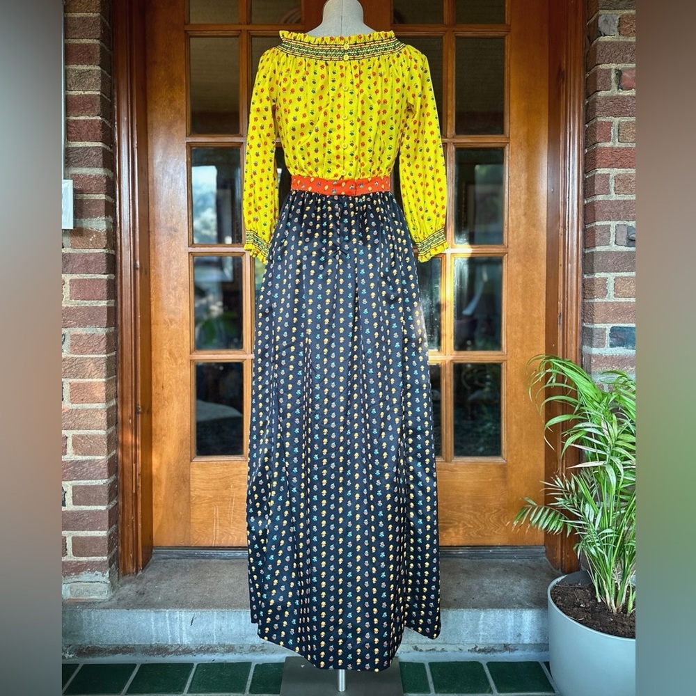 1960s Smocked Retro Maxi Dress - Picture 9 of 11